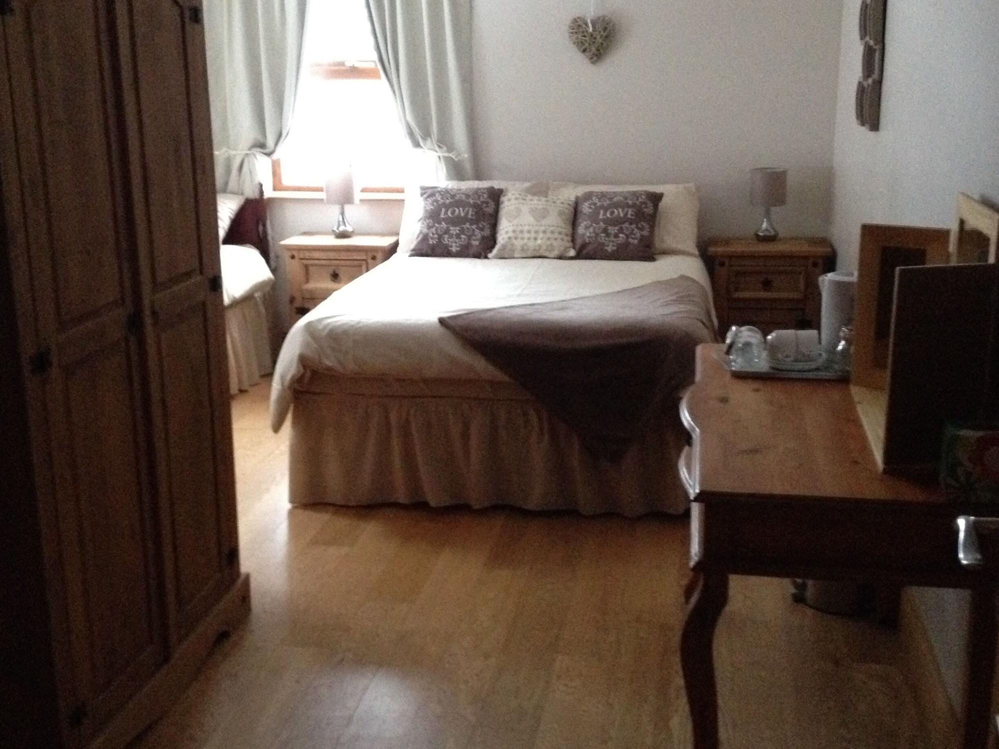 Glenn Eireann House Bed & Breakfast Къшъндал Екстериор снимка