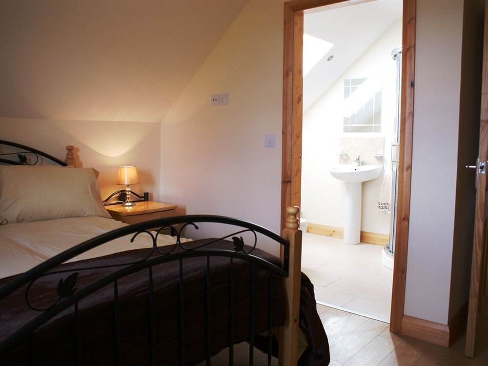 Glenn Eireann House Bed & Breakfast Къшъндал Екстериор снимка